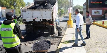 Pepe Chedraui supervisa bacheo en Belisario Domínguez