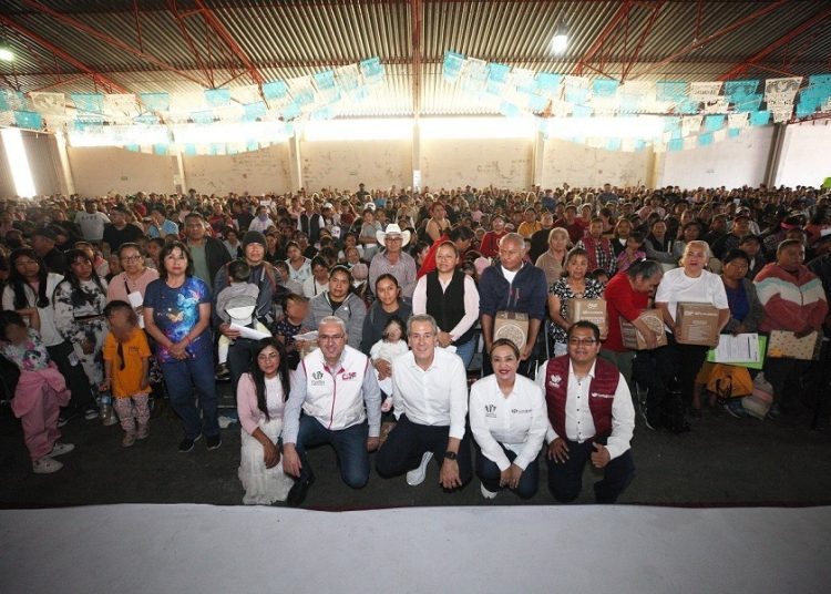 Pepe Chedraui lleva apoyos alimentarios a Xochimehuacán
