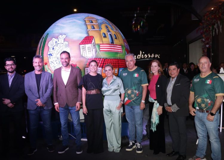 Develan balón mundialista de Puebla