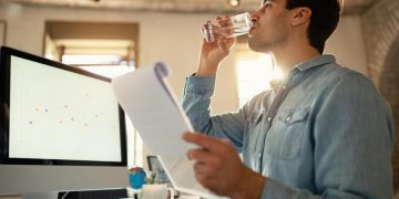 Hidratación en la oficina: más que una recomendación.