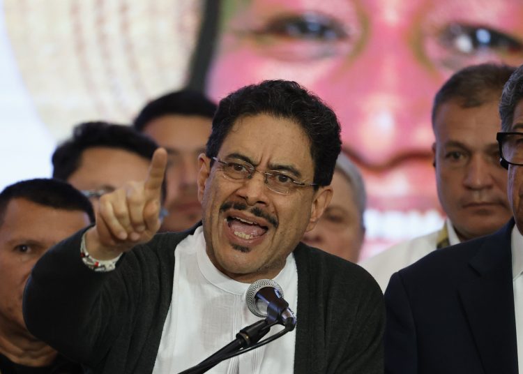Cepeda pone en duda resultados de presidenciales en Colombia