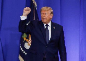 Trump, dividido entre acuerdo o ataque a Irán