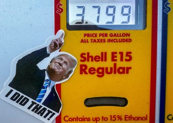 Verano comienza en EEUU lastrado por el alza de la gasolina