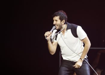Sebastián Yatra ofrece concierto íntimo en la Ciudad de México