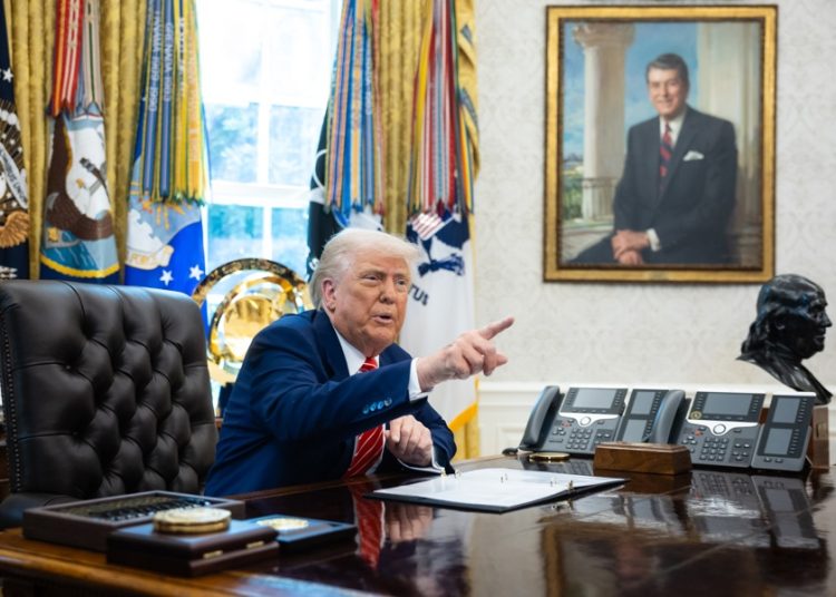 Trump pide respuestas de Irán para terminar guerra