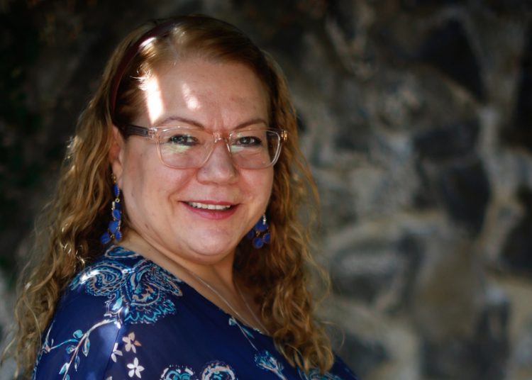 Martha Bátiz saca de la sombra a Isabel Saavedra