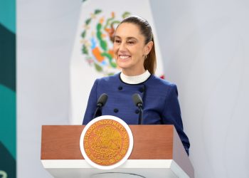 El 68 % aprueba a Sheinbaum, su nivel más bajo en el cargo