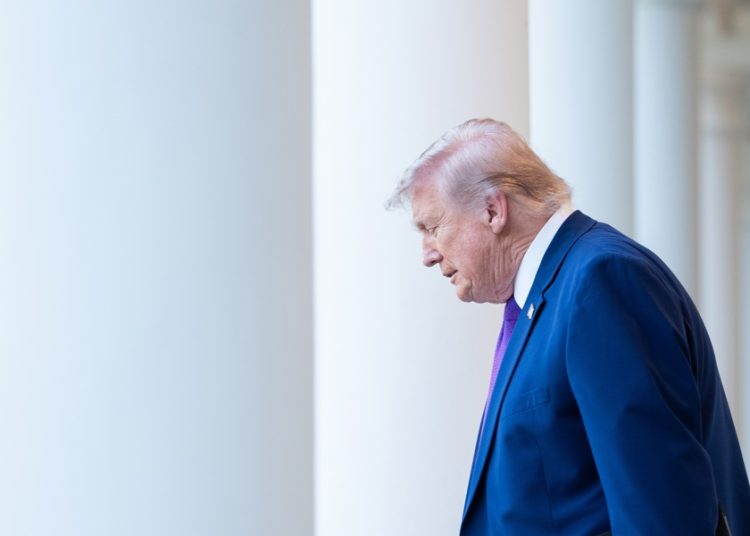 Trump afirma que no tiene prisa para negociar con Irán por bloqueo naval