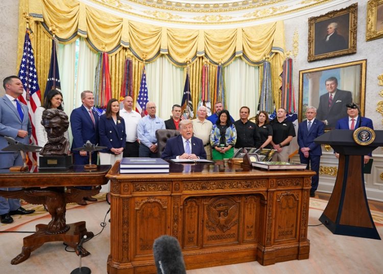 Trump confía en fallo sobre ciudadanía por nacimiento en EEUU