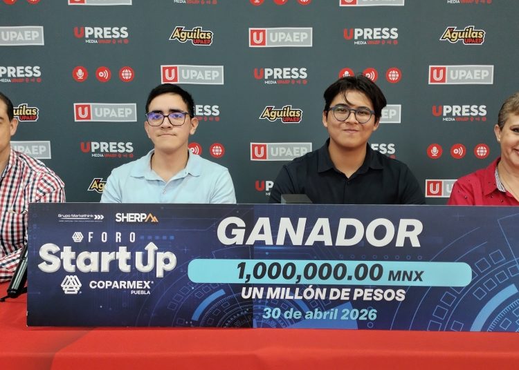 Estudiantes de Upaep ganan premio Coparmex con NutriApp