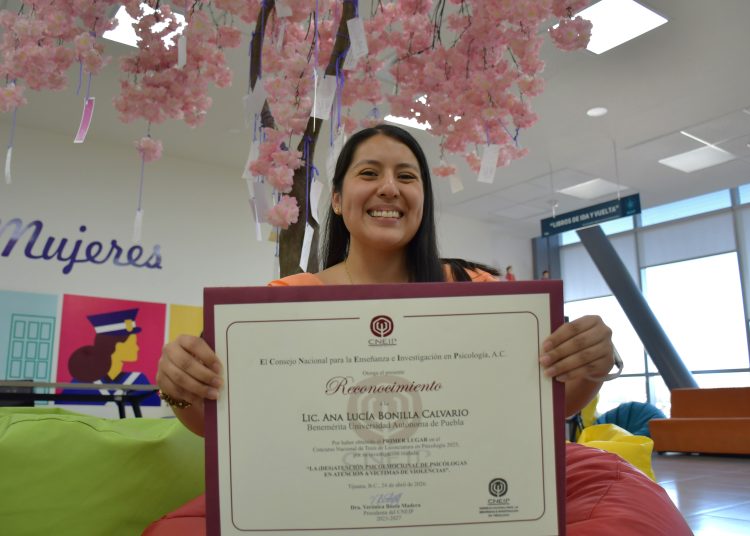 Egresada de Psicología de la BUAP obtiene premio nacional a la mejor tesis
