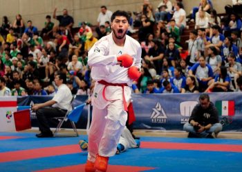 Estudiante de Anáhuac Puebla gana oro en karate