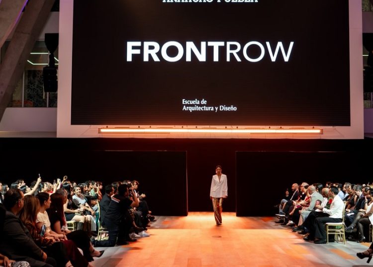Talento y moda brillan en pasarela Anáhuac Puebla