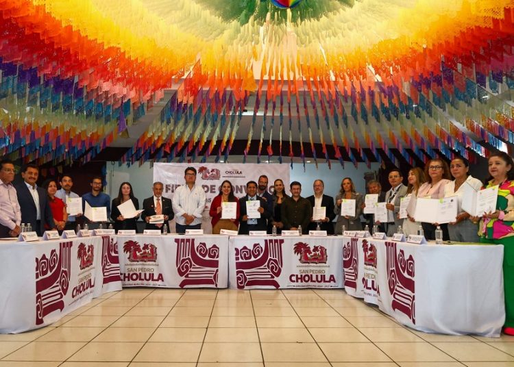 Tonantzin Fernández firma alianzas con universidades para apoyar a estudiantes