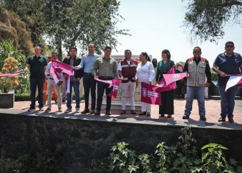 Fortalece Omar Muñoz limpieza de canales con entrega de retroexcavadoras en Cuautlancingo