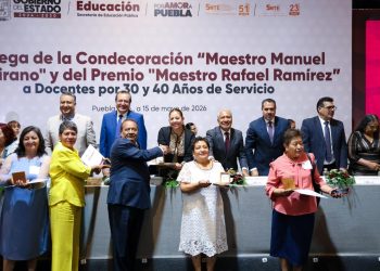 Reconoce SEP trayectoria de casi 2 mil docentes por años de servicio