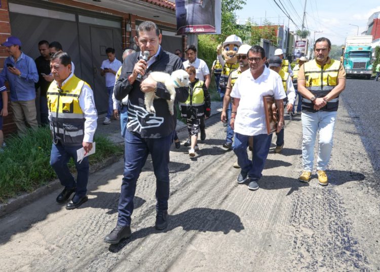 Con tecnología, empleo y transparencia, se transforman vialidades