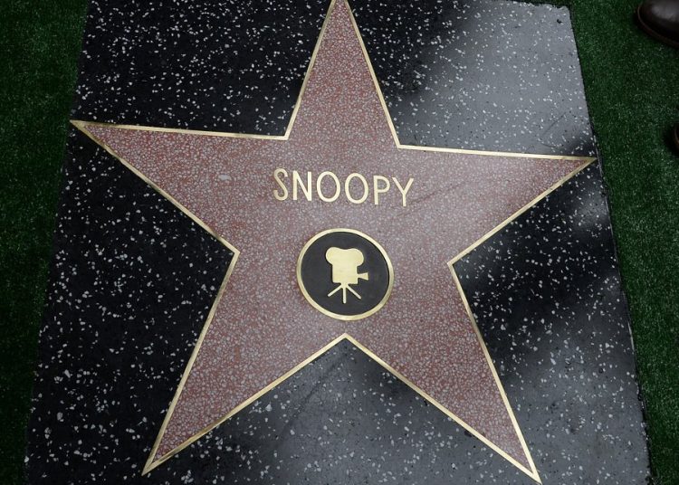 Dueño de música de Snoopy demanda a Trump por usar canciones
