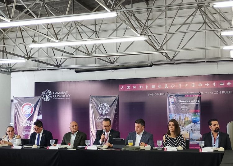Proyectan mil 400 mdp para fortalecer infraestructura del AIP