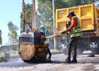 Pepe Chedraui supervisa trabajos de bacheo en San Jerónimo Caleras