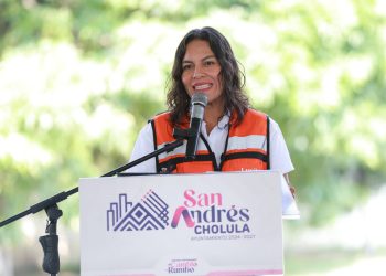 Lupita Cuautle lleva programa de reciclaje a secundarias y bachilleratos de San Andrés Cholula