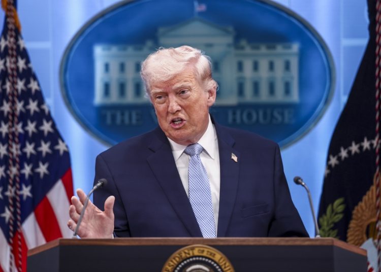 Trump suspende ataque contra Irán por petición árabe