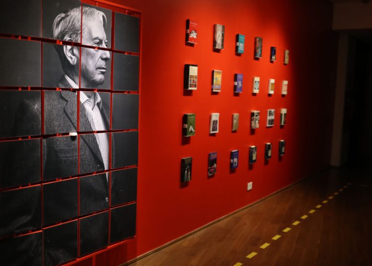 ‘Con L mayúscula’, homenaje de Bolivia a Mario Vargas Llosa