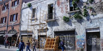 Notifican a dueños de casonas en riesgo por temporada de lluvias