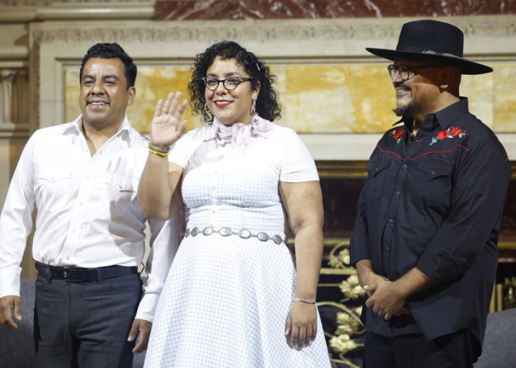 La Santa Cecilia busca ‘unir’ a México y EE.UU con la música