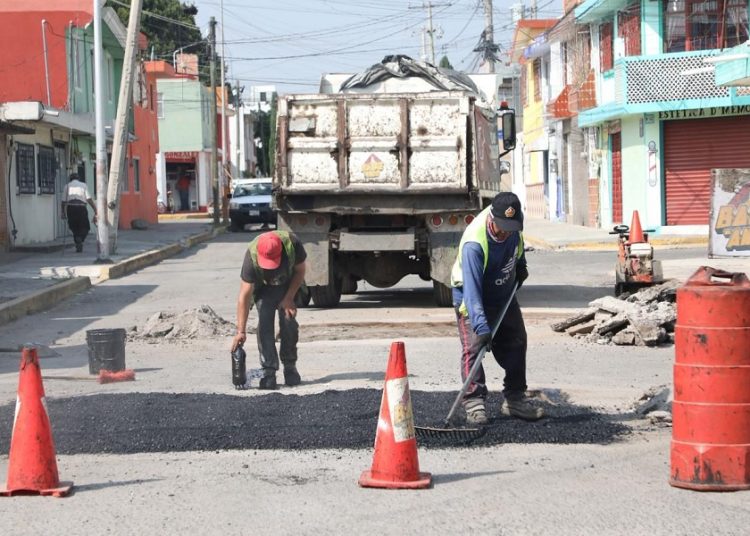 Refuerzan bacheo en la colonia El Patrimonio