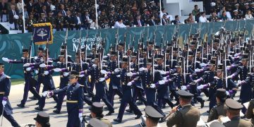 Más de 14 mil personas participaron en el desfile del 5 de Mayo