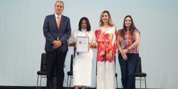 Refuerza acciones contra la violencia hacia las mujeres