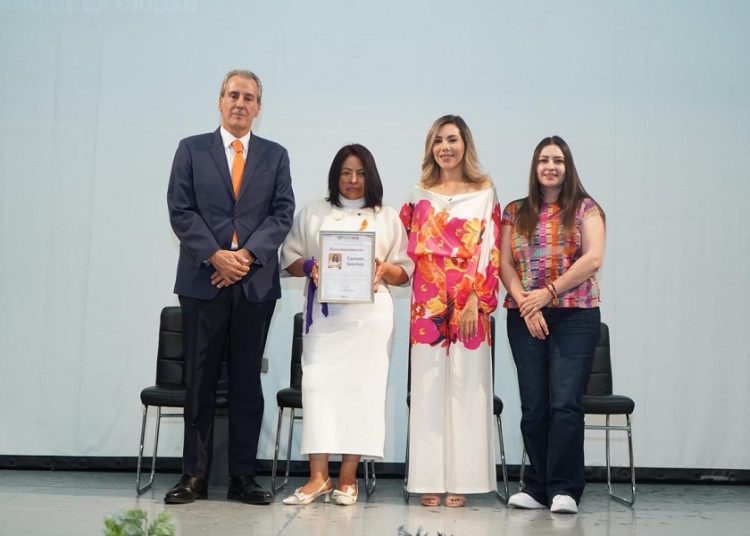 Refuerza acciones contra la violencia hacia las mujeres