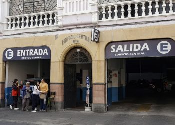 PVEM insiste en tarifa única para estacionamientos