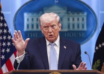Trump dice que negociaciones con Irán avanzan favorablemente