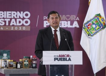 Armenta niega uso político de helicóptero oficial