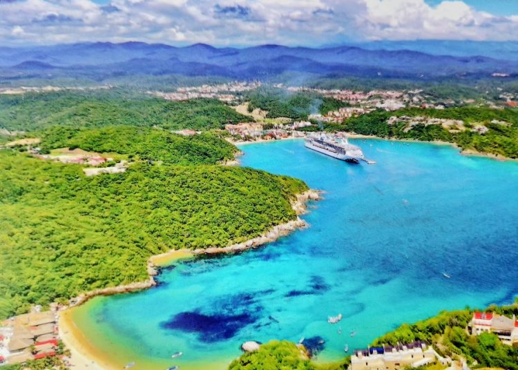 Huatulco, el destino de las 36 playas, fortalece conexión aérea con Puebla