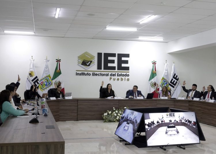 INE avala a 14 aspirantes para presidencia del IEE