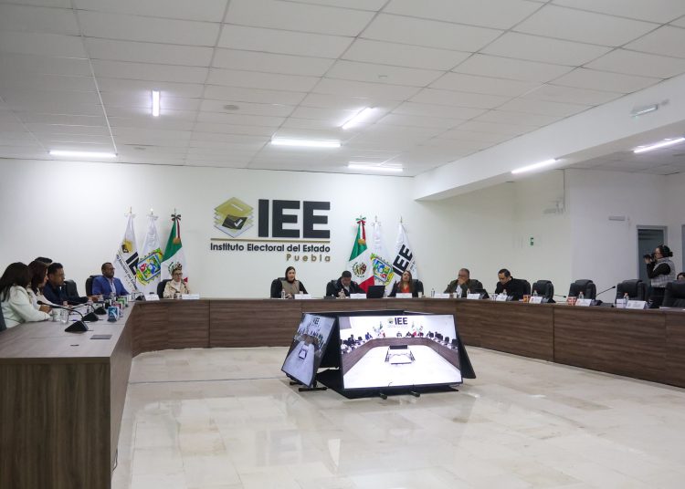 107 buscan lugar en el Consejo General del IEE de Puebla