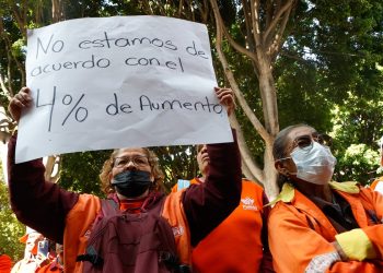 Naranjitas exigen aumento salarial del 15%