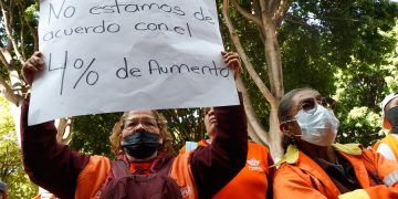 Naranjitas exigen aumento salarial del 15%