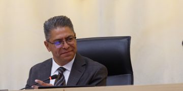 Piden a Mario Riestra transparentar reunión con Armenta