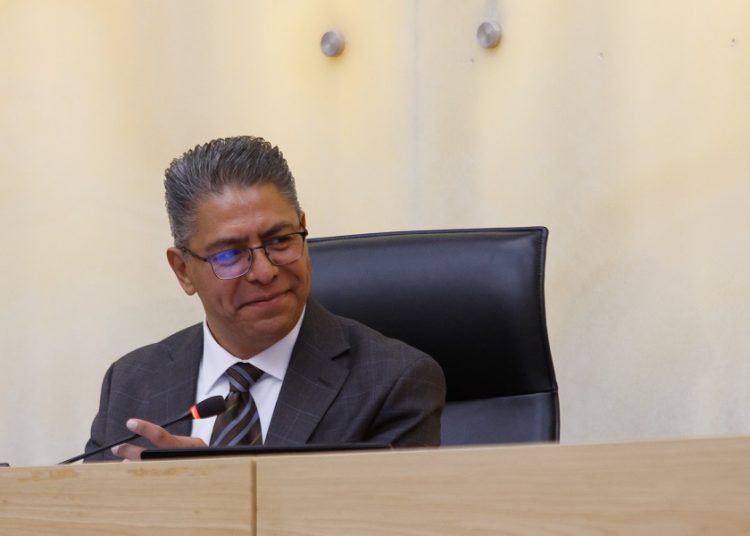 Piden a Mario Riestra transparentar reunión con Armenta