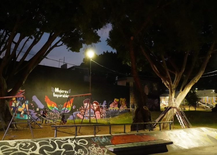 Pepe Chedraui logra cobertura total de luminarias led en Barrio de Xonaca