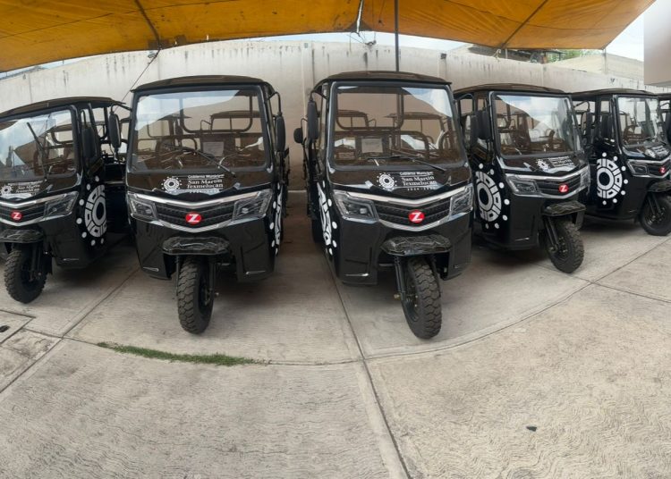 Entregan 50 motocarros para servicios de limpieza en Texmelucan