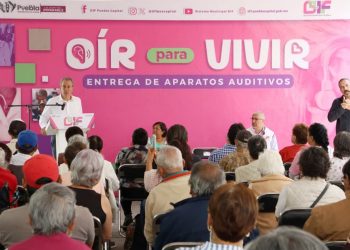 SMDIF entregan 50 aparatos auditivos