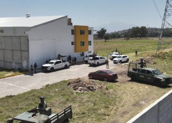 Aseguran tractocamiones y llantas robadas