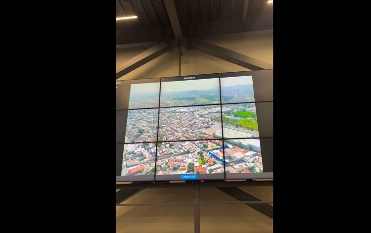 Pepe Chedraui supervisa videovigilancia desde el DGERI