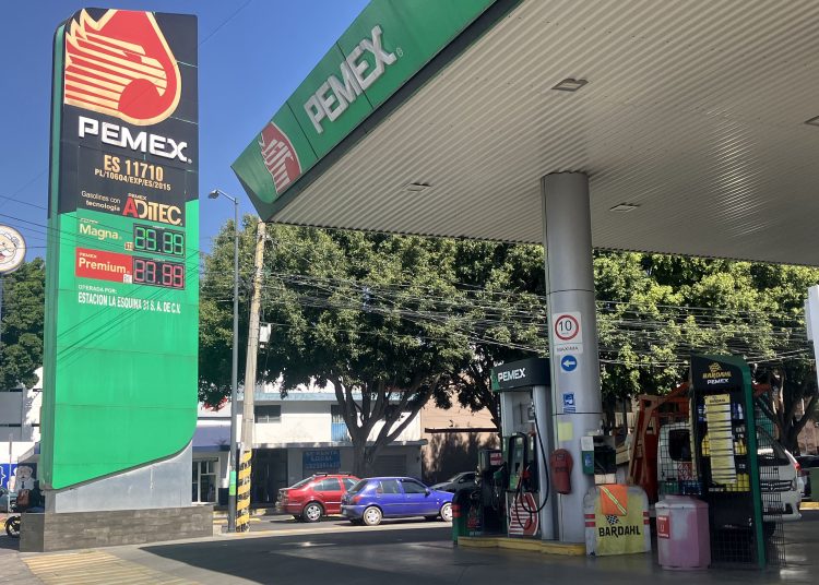 Gasolineros confirman escasez de combustible en Puebla