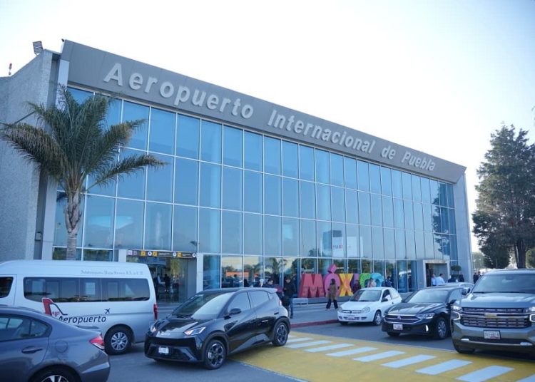Puebla estrenará 12 nuevas rutas aéreas con Volaris